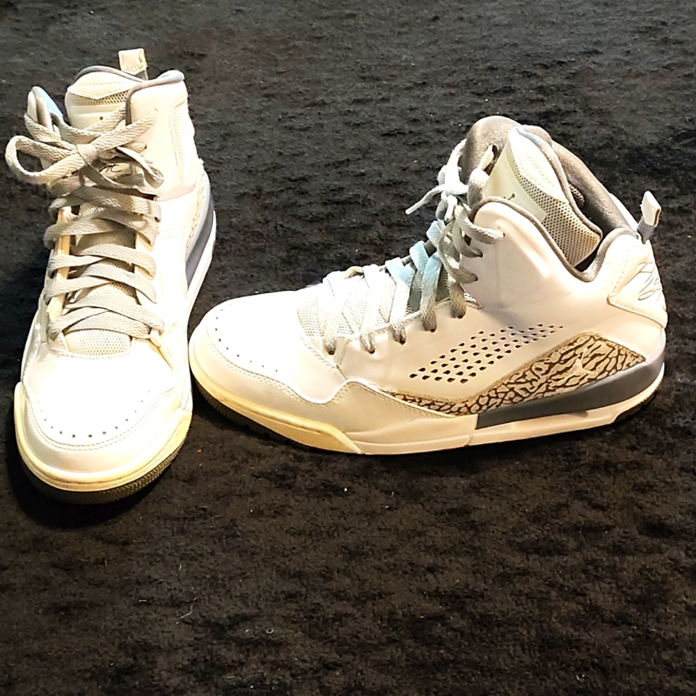 Jordan SC-3 premium BG White/ Cool Gray size 8